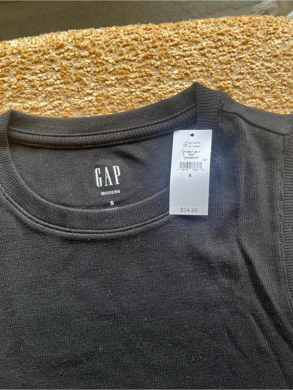 GAP Black Ribbed Women’s Relaxed Sleeveless Tank - Picture 2 of 2